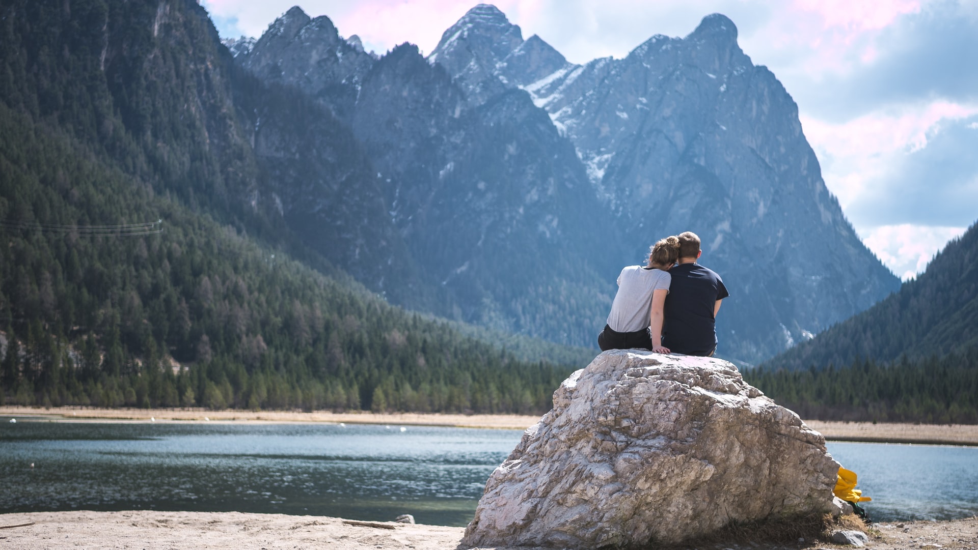 Top 7 Outdoor Activities Perfect For Adventurous Couples